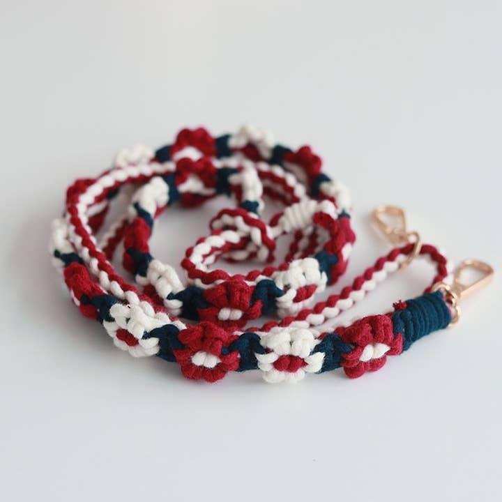 Kameragurt mit Makramee-Blumenmuster, Handygurt für den Großhandel von Weavey Studio