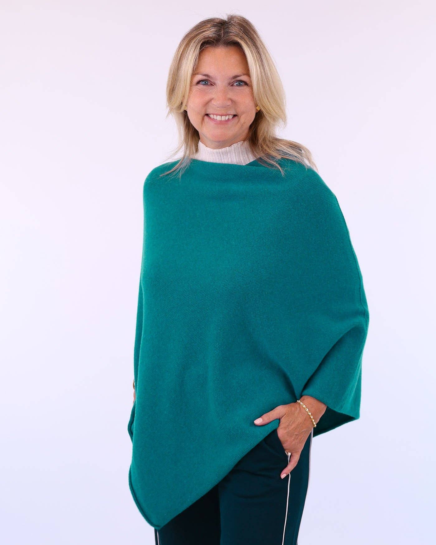 Cadenza Italy Ltd - Wholesale Poncho - Women's - Cashmere Blend Poncho12