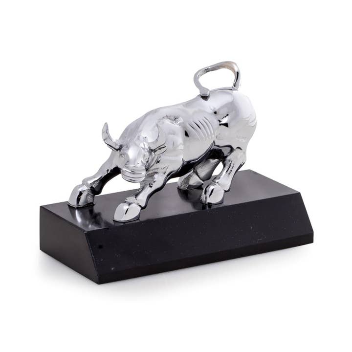 BeyBerk International - Wholesale Beeldje/beeldhouwwerk - Stierenbeeld op marmeren voetstuk2