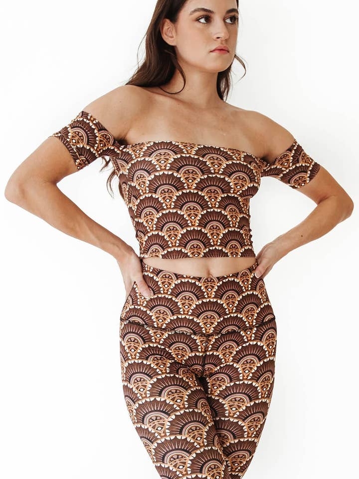 Av Shoulder Bandeau i Art Deco för wholesale av Yoga Democracy