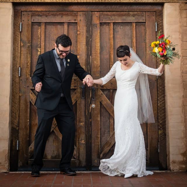 Ruffled Rose Veils - Wholesale Veil - Women's - Soft Fingertip Veil (40 inches)1