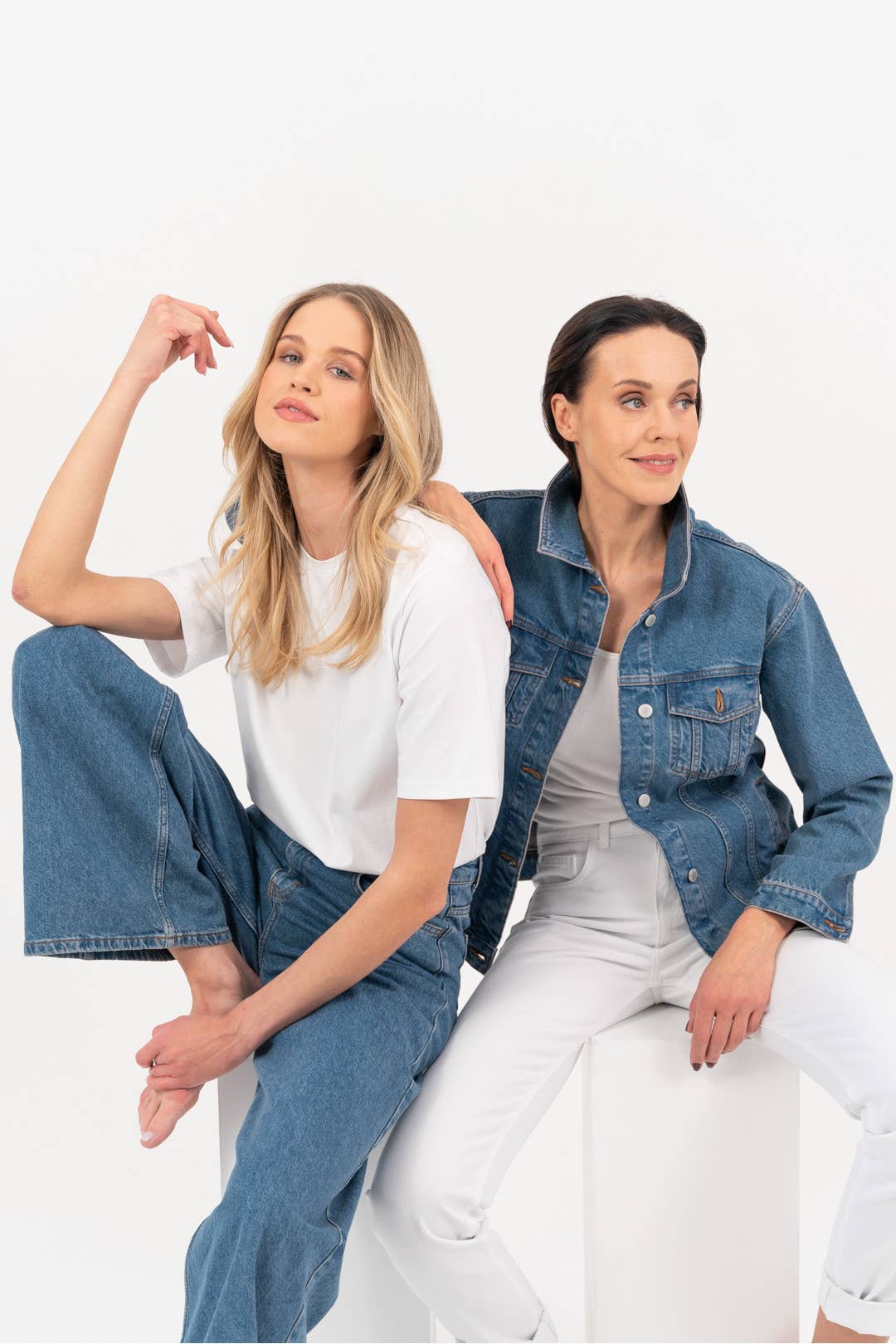 CAPSULE by Agnė Gilytė - Wholesale Jeans - Women's - Cropped jeans 'SKORPIOS' | high quality cotton23