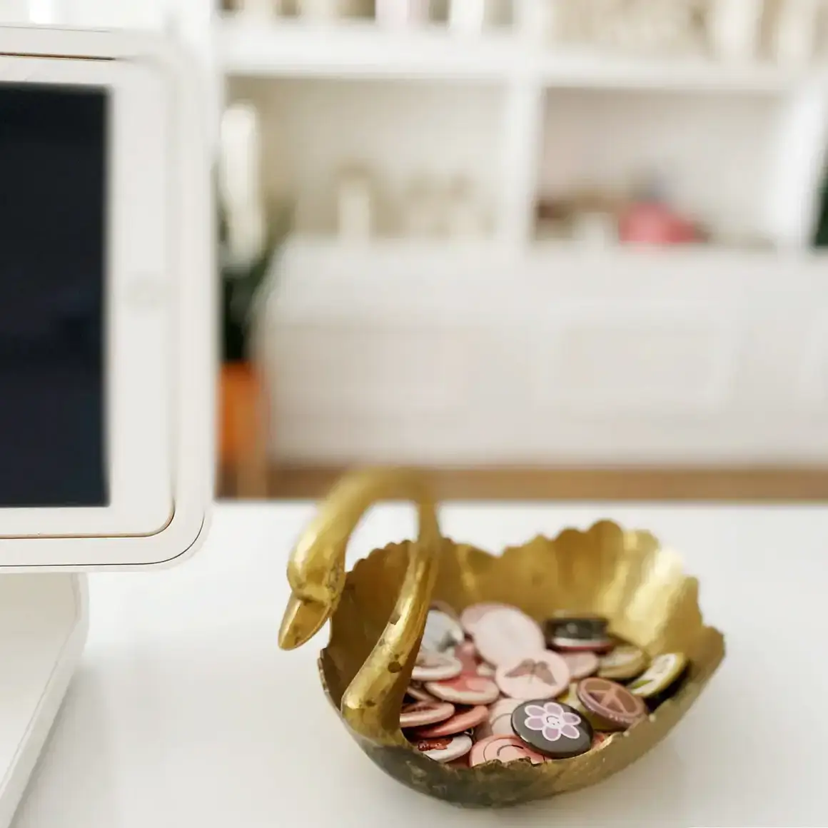 Handpicked Goods - Vendita all'ingrosso Spilla da bavero - Set di bottoni Flower Power2