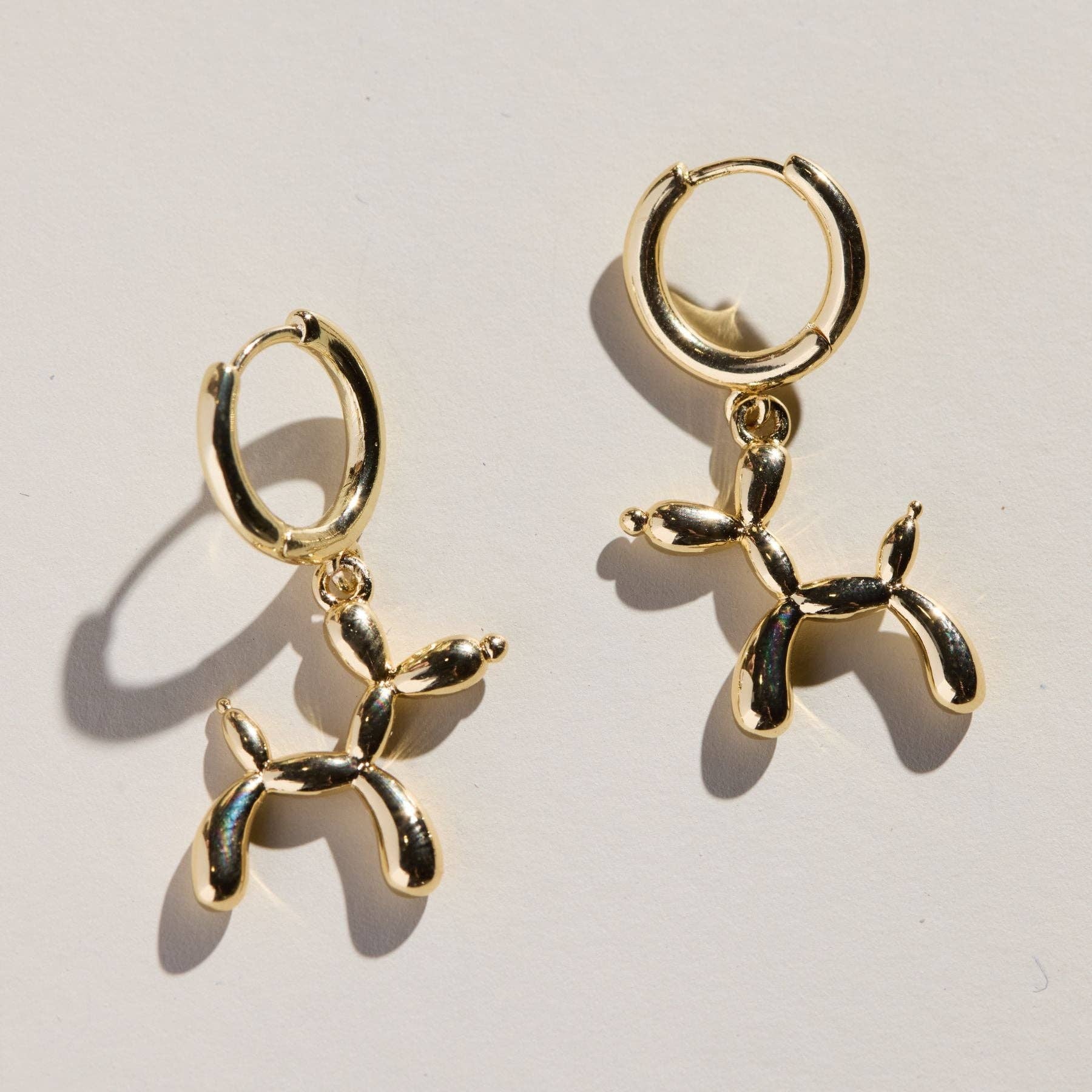 Nickel and Suede – Großhandel Huggie-Ohrring – Goldene Ballontier-Ohrringe0