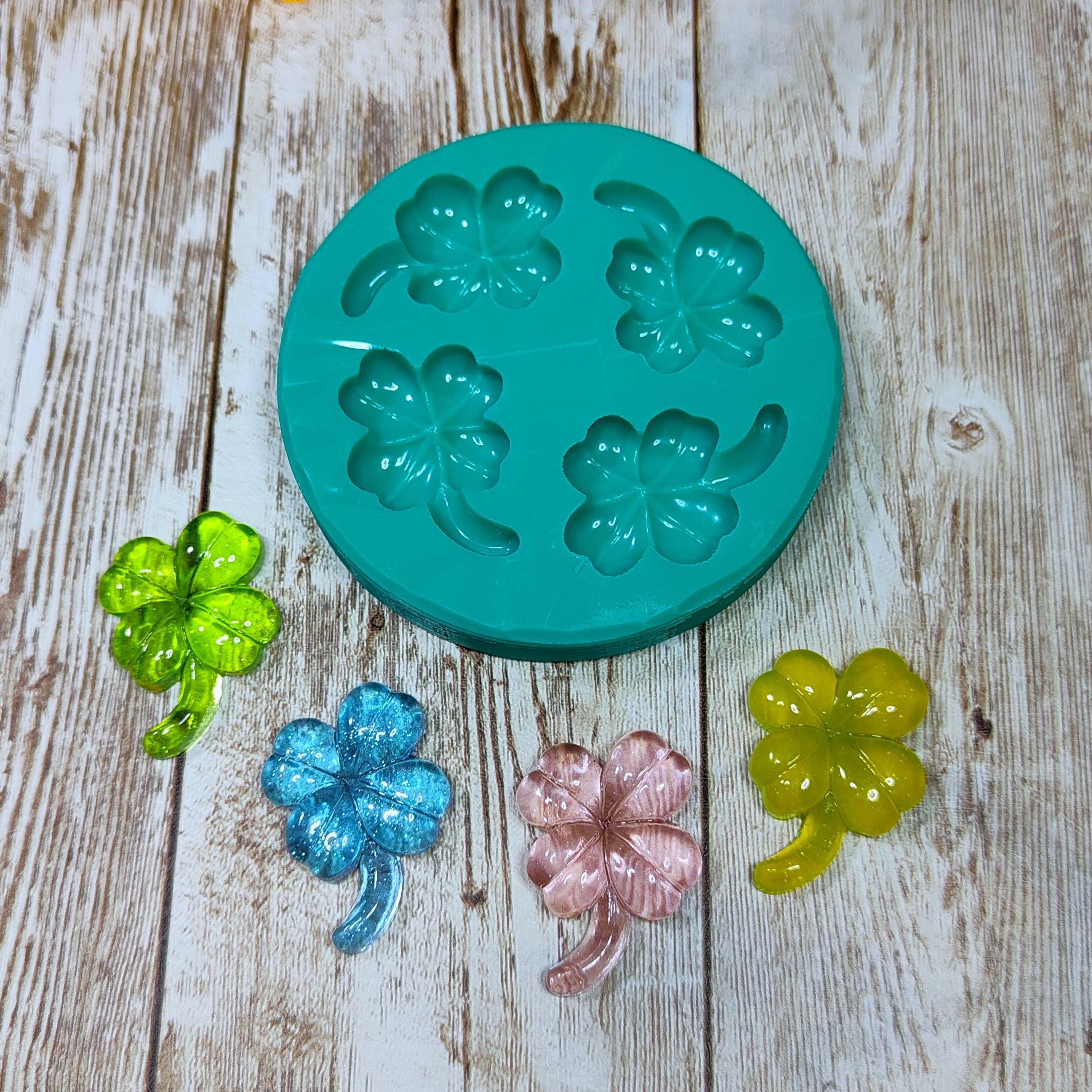 Serena Creazione di Serena Stampone - Venta al por mayor Kit de manualidades - Molde de tréboles de cuatro hojas 4 piezas 3 cm en silicona para resina y yeso3