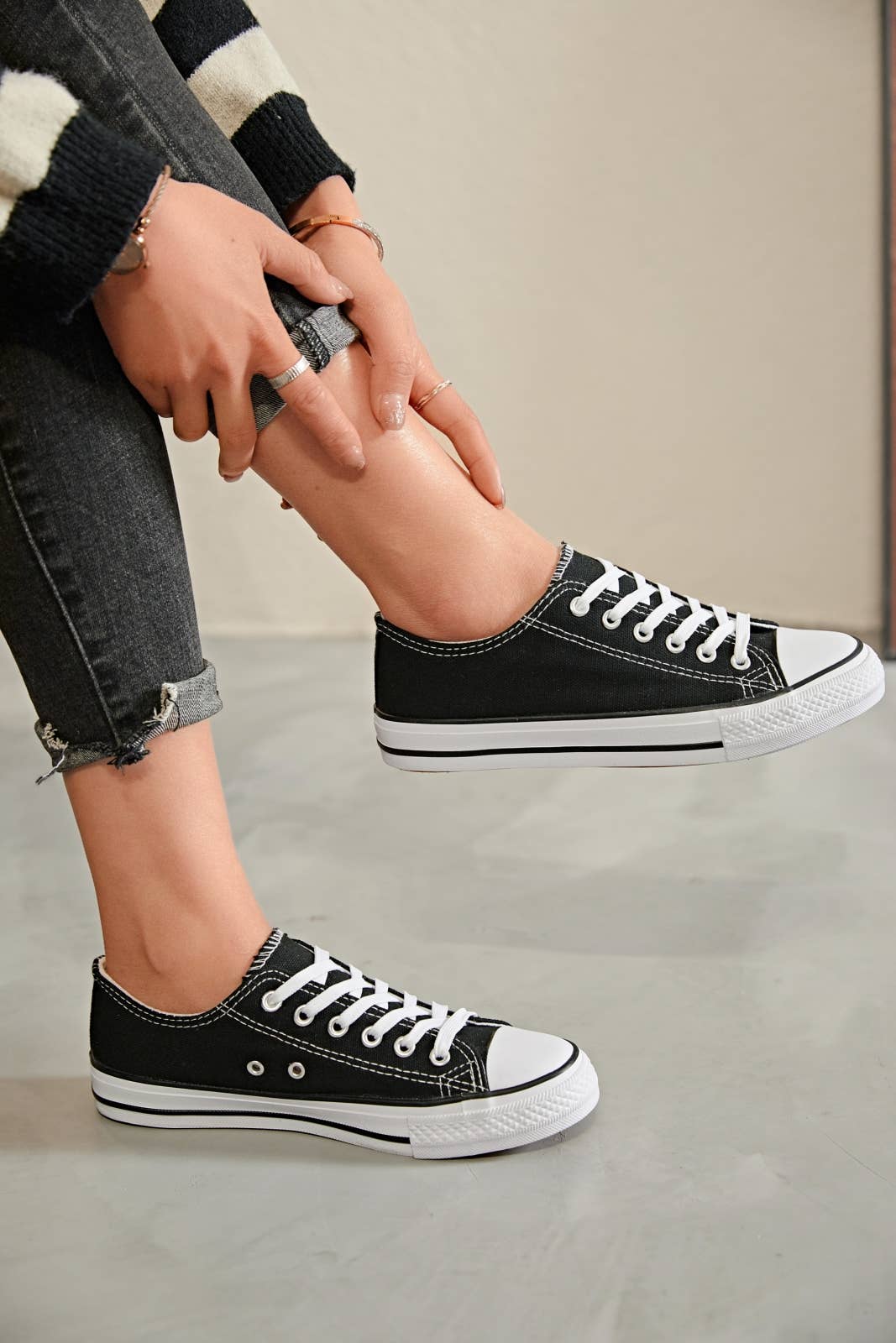 ERYNN - Wholesale Lifestyle Sneakers - Women's - lace-up sneakers - Opaline7