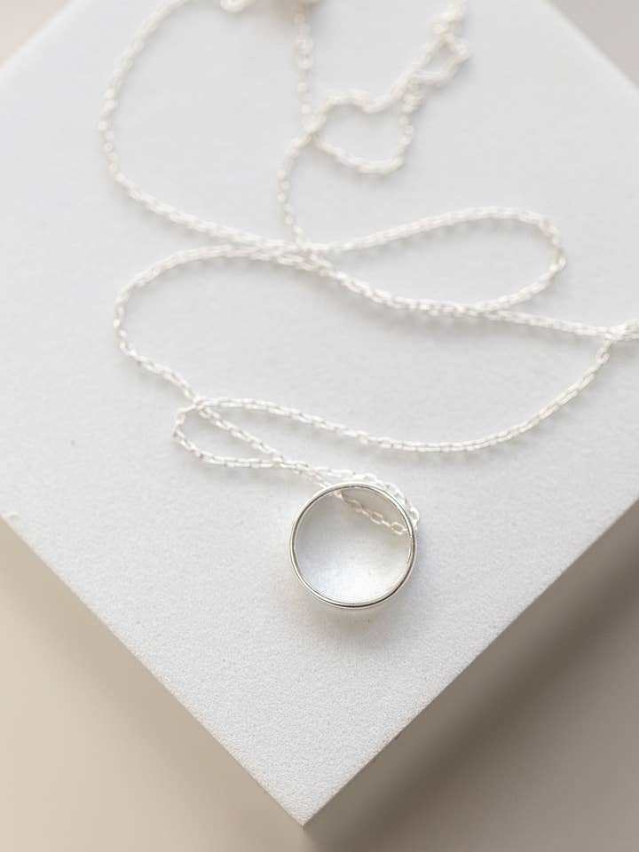 'Eternal' necklace for wholesale by Maven