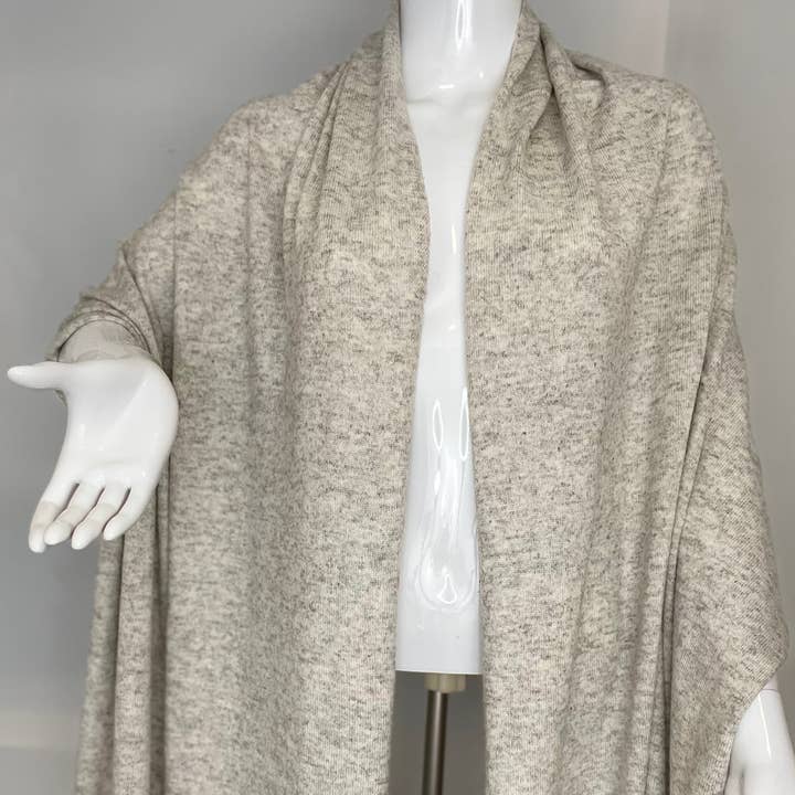 NURBU INC. - Wholesale Wrap – Women's - Cashmere knitted wrap (natural light grey) CW180