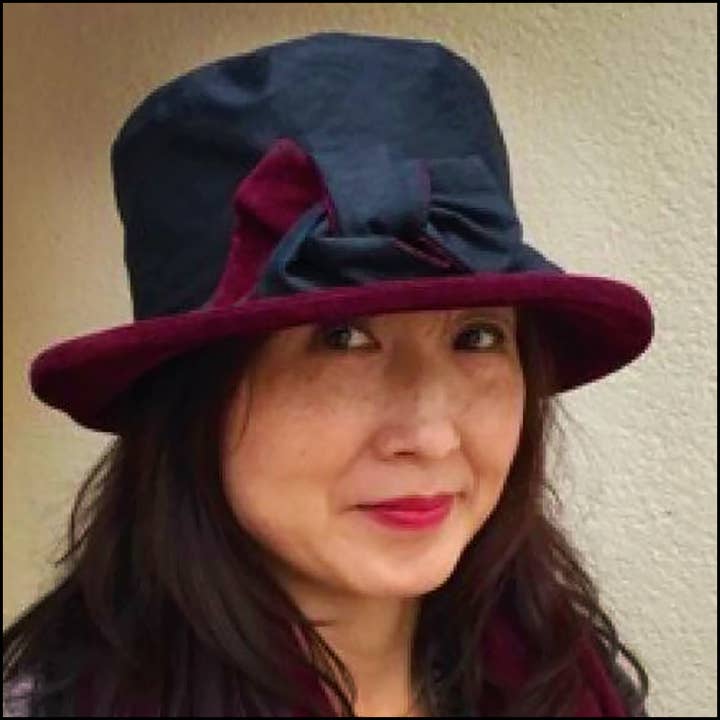 Peak & Brim Hats – Großhandel Fedora-Hut – Damen – Zara gewachster Damen-Regenhut in Schwarz & Burgunderrot, wasserdicht