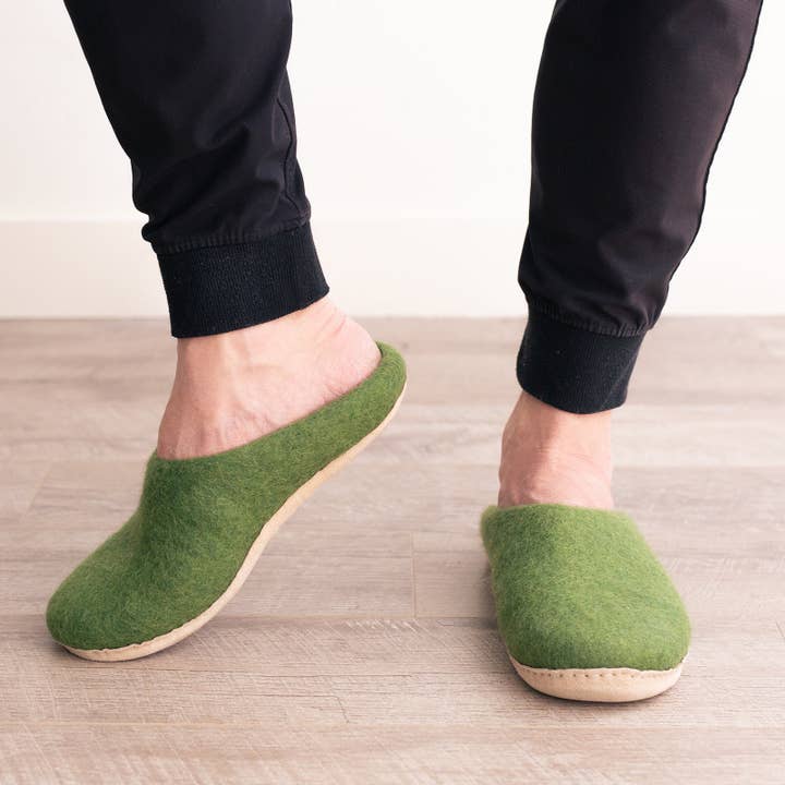 Fuzzy cove - Wholesale Slippers - Men's - Mens Organic Merino Wool Slippers1