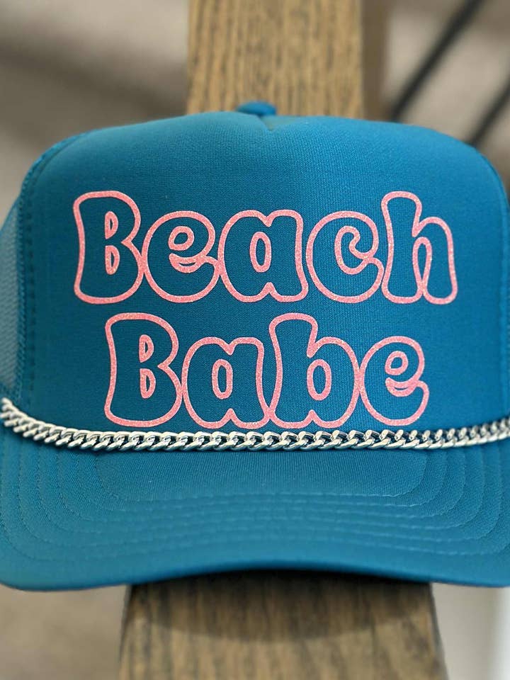 Casquette Beach Babe Trucker pour la vente par Very Cherry