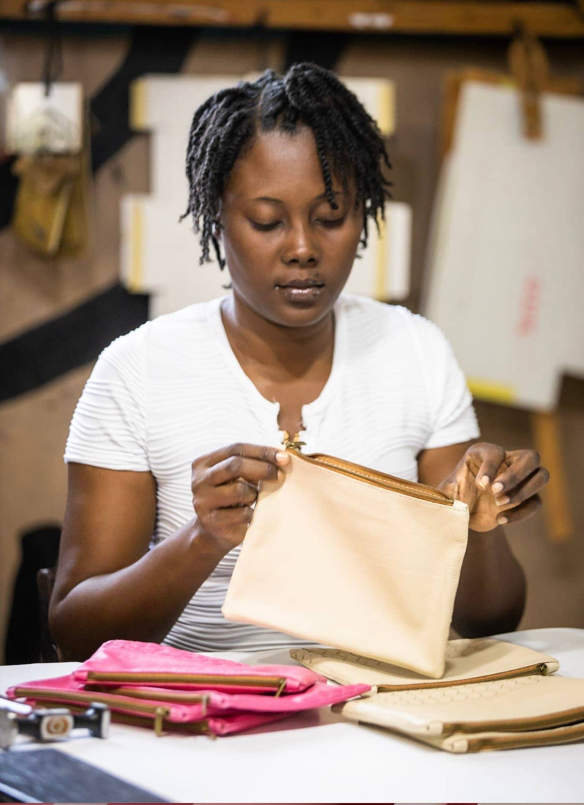 Deux Mains: Haiti Fair Trade - Wholesale Pouch - Women's - Woven Large/Small Pouch16