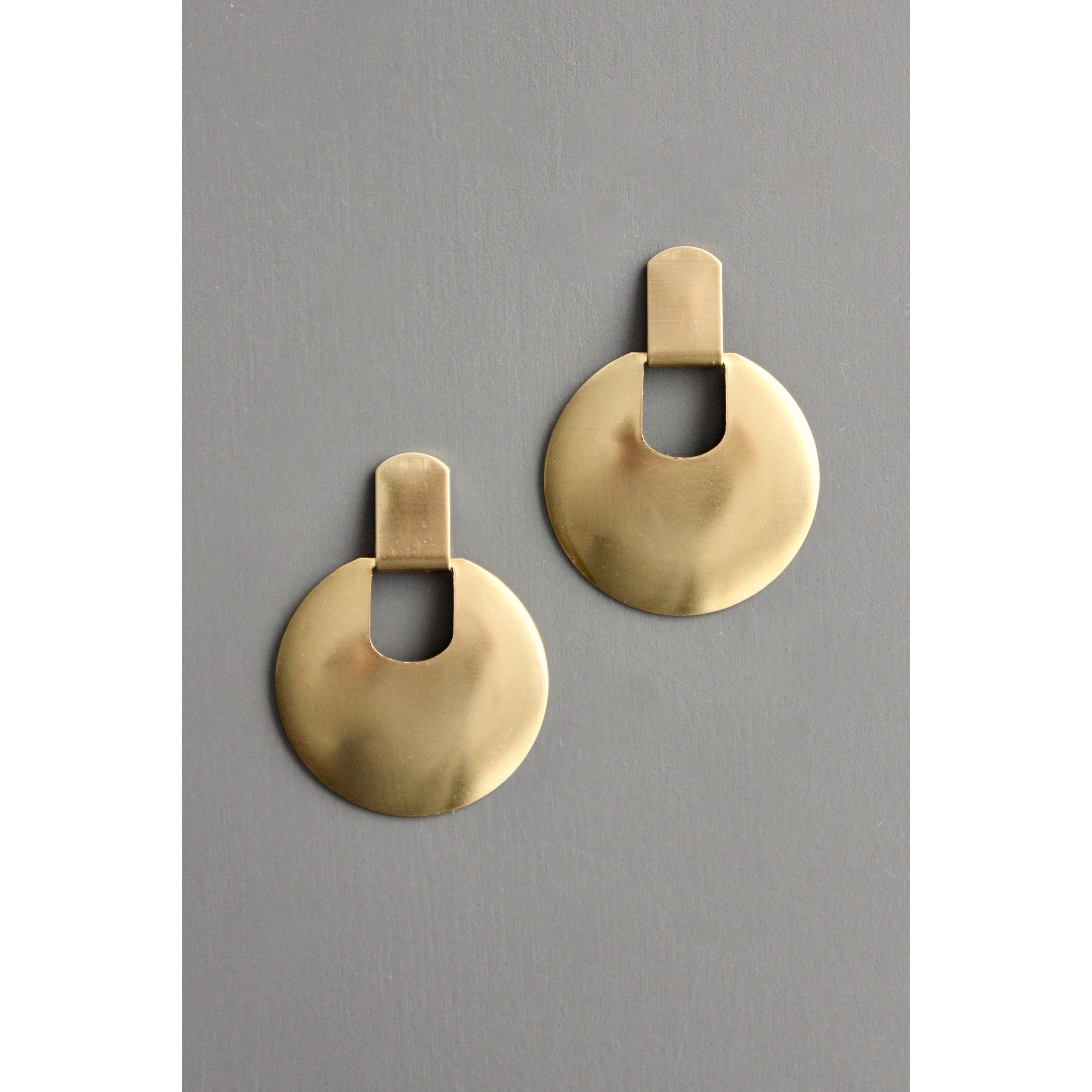 David Aubrey Jewelry - Wholesale Dangle Earrings - BKNE78 Geometric round brass post earrings