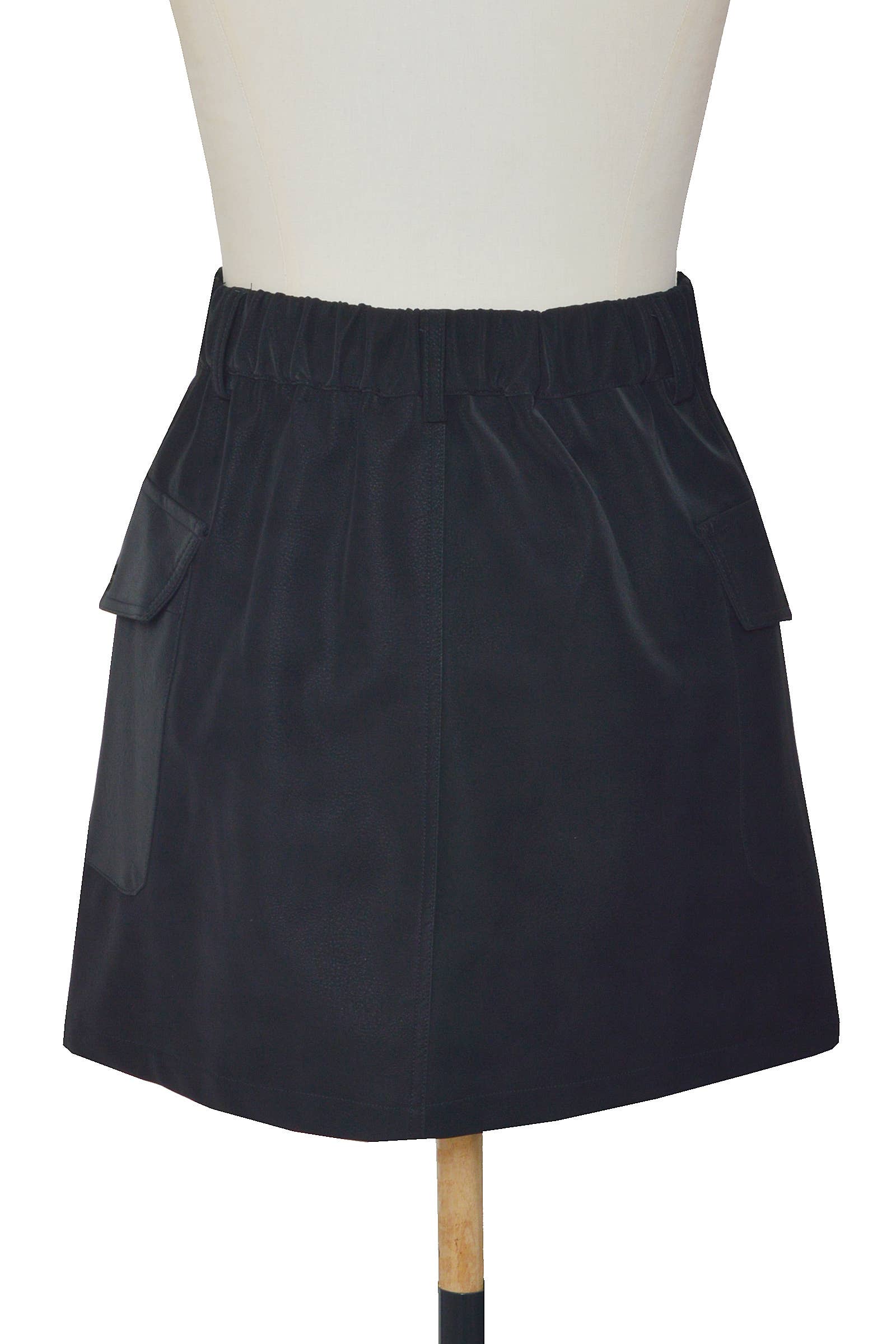 ELLI WHITE - Wholesale Skirt - Women's - Short skirt with flap pockets8
