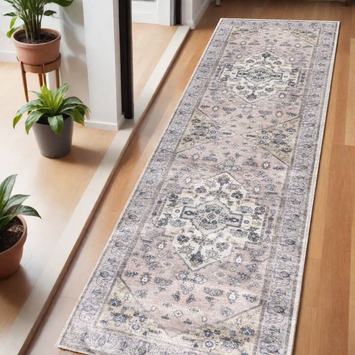 HomeRoots – Tapete por atacado – Tapete corredor oriental desgastado rosa e azul de 1,83 m antiderrapante