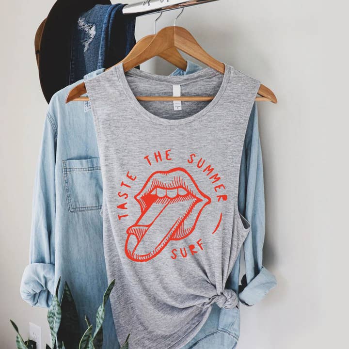 Débardeur illustré - Taste the summer surf pour la vente par STARCHIS