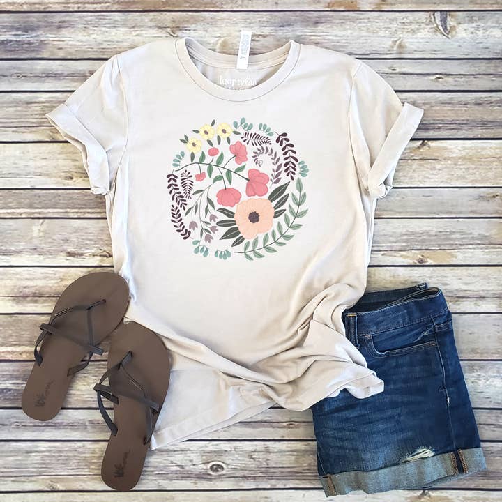 CAMISETA FLORAL VINTAGE | BOHO | TALLAS XS-2XL para venta al por mayor de Loopty Loo Designs