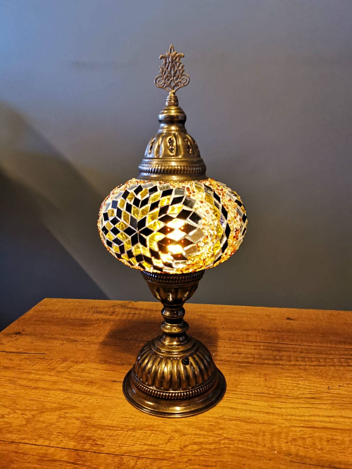 Import Corner – wholesale Accent-/skrivbordslampa – Turkisk mosaikbordslampa med 7-tums skärm i box6