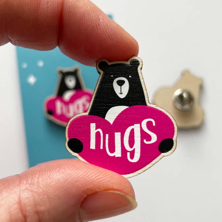 Bear hugs, wooden pin badge for wholesale by Ollie&Frey