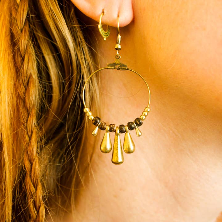 Hoop earrings with brass small drops and coconut » Handmade for wholesale by Nomadu