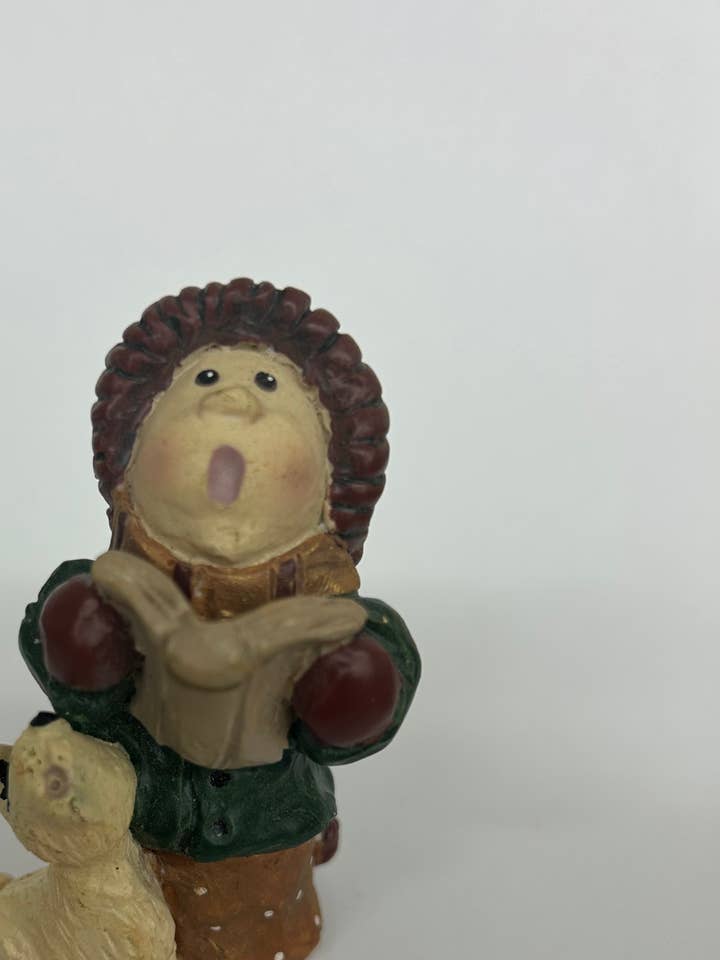 Meisje van hars met hond voor wholesale door Vickie Jean's Creations Inc