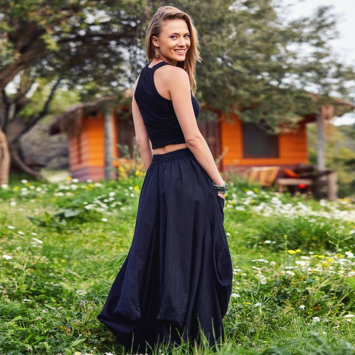 Los Banditos - Wholesale Skirt - Women's - Gypsy Style Elastic Waist Oversize Pockets Black Skirt1