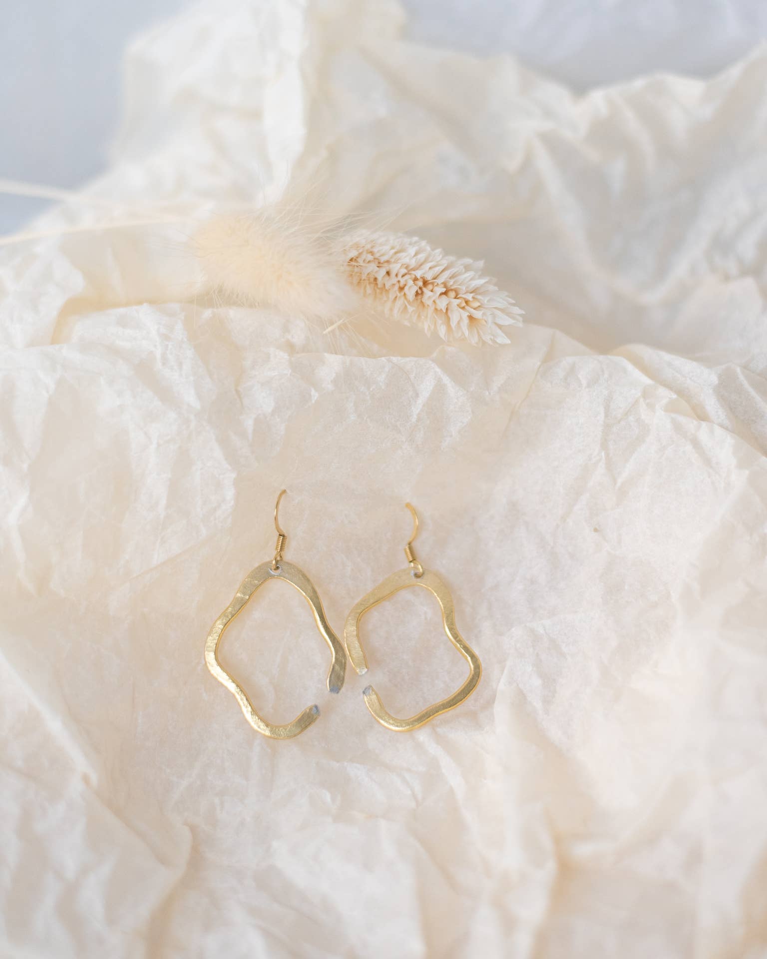 Liniata - Vendita all'ingrosso Orecchini pendenti - orecchini grafici, oro pallido1