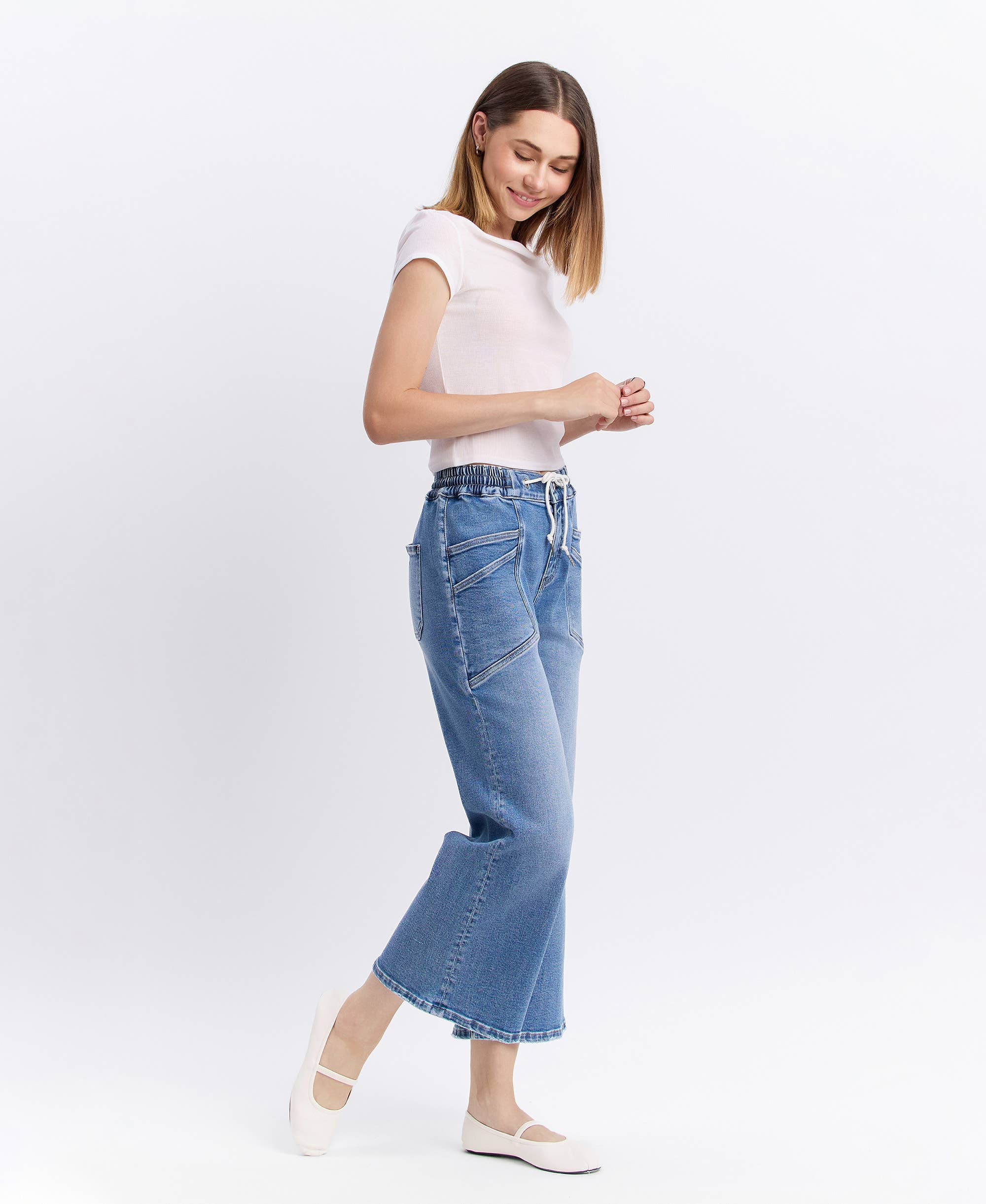 REASSURE HIGH RISE DRAWSTRING WAISTBAND WIDE LEG JEANS V3650 for wholesale on Faire5