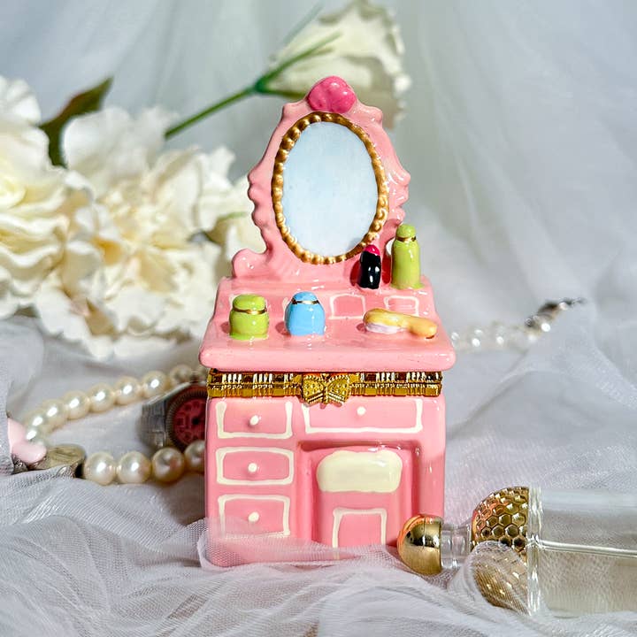 Boîte à bibelots peinte à la main rose pour la vente par 3PercentMarket