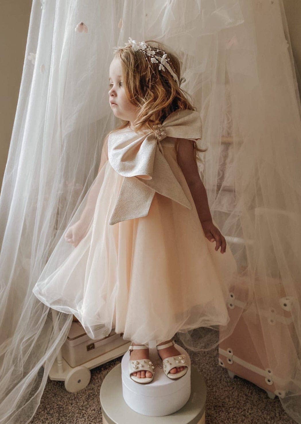 Petite Maison Kids - Vente Robe – enfant - Robe Jackie pêche en tulle à col nœud jacquard4
