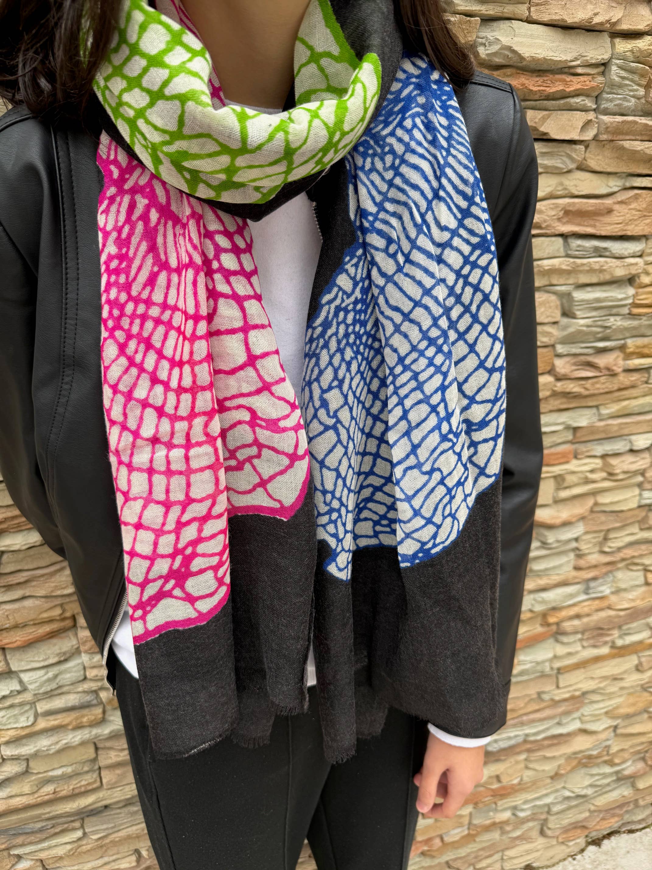 Maison Unik Accessoires - Wholesale Scarf - Women's - Women's wool stole