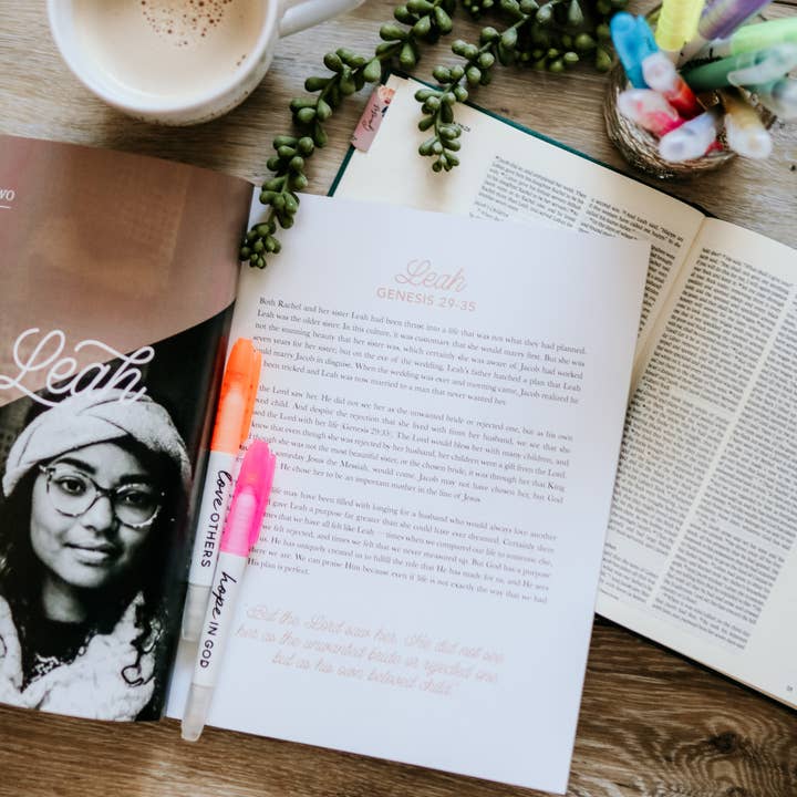 The Daily Grace Co - Wholesale Book - Adult - Daughters of Grace | Women of the Bible Study