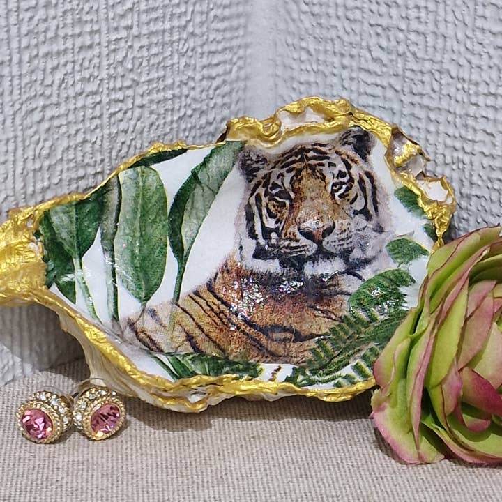 Bee my Oyster - Vente Plateaux à bijoux - Plat à babioles Tiger Safari Animals en forme de coquille d'huître2