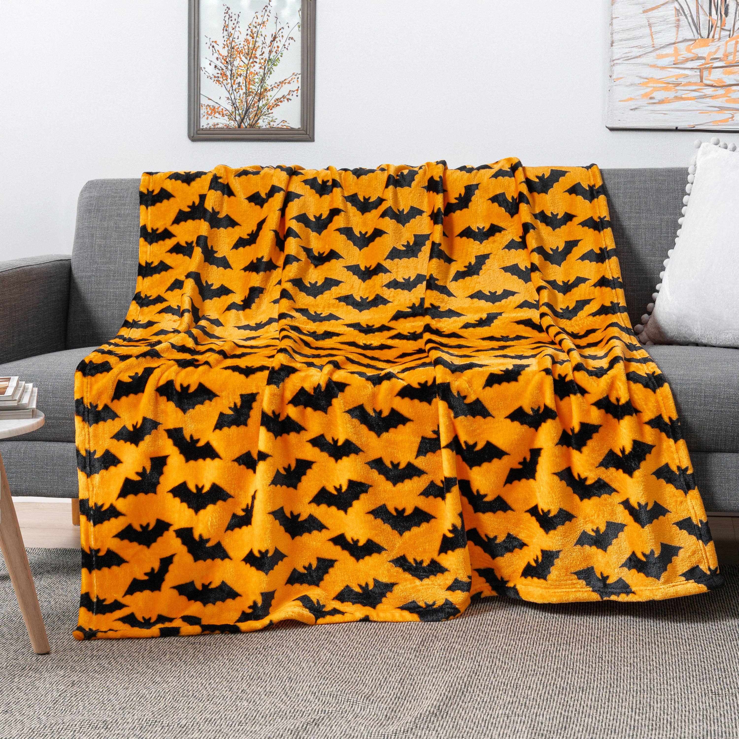 Pavilia - Wholesale Throw Blanket - Halloween Fleece Throw Blanket7