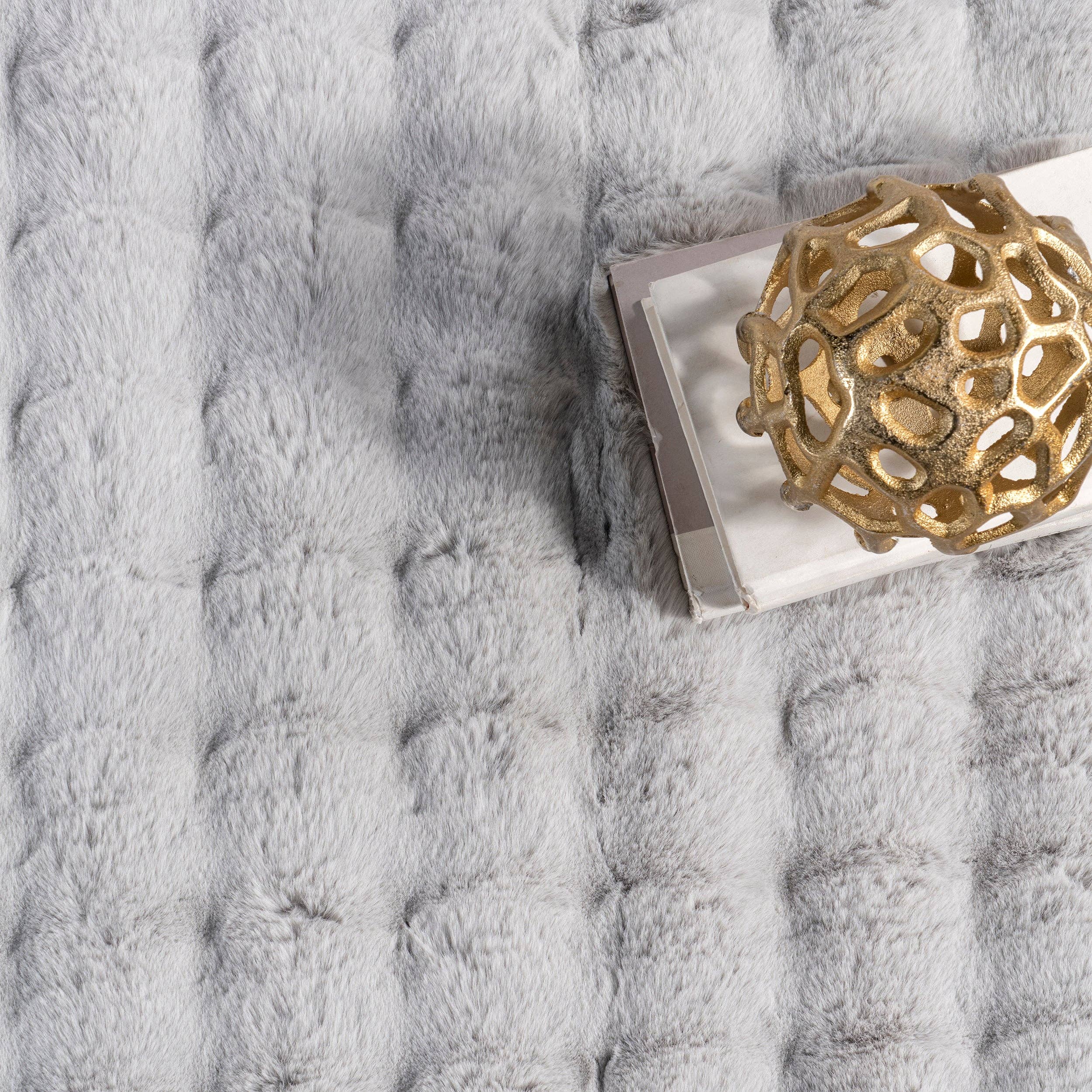 nuLOOM - Wholesale Area Rug - Jeni Solid Faux Rabbit Machine Washable Area Rug33