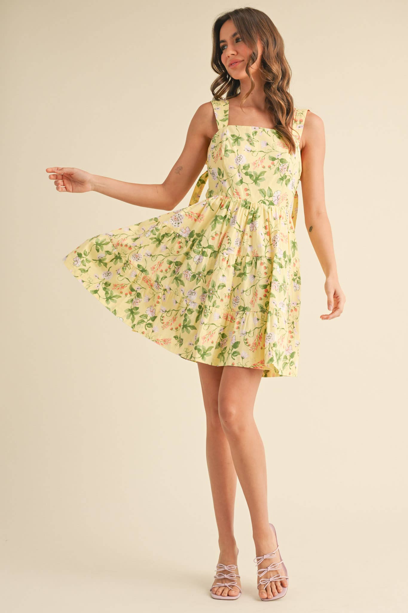 &MERCI - Vente Robe – femme - ROBE COURTE À VOLANTS FLORAUX AVEC BRETELLES À NOUER MDR380810