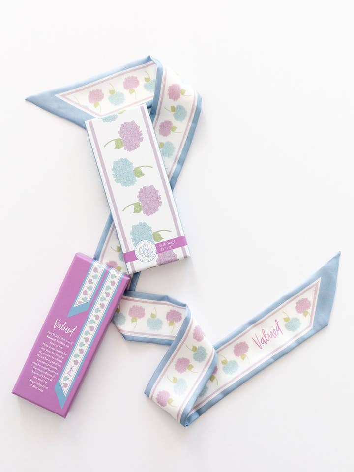 ÉCHARPE TWILLY TRÈS APPRÉCIÉE pour la vente par A BEST DAY