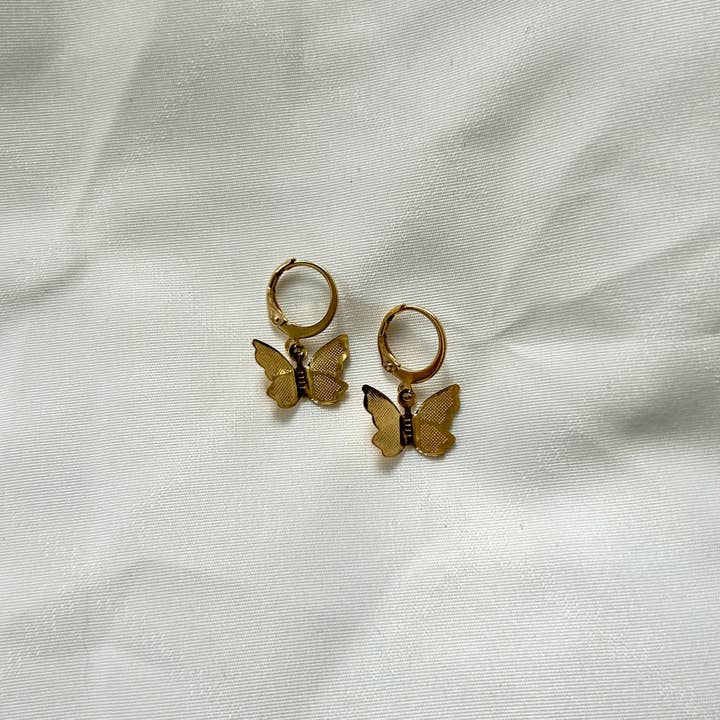 Orecchini a farfalla in acciaio inox dorato per la vendita all'ingrosso da parte di Adore Your Jewellery
