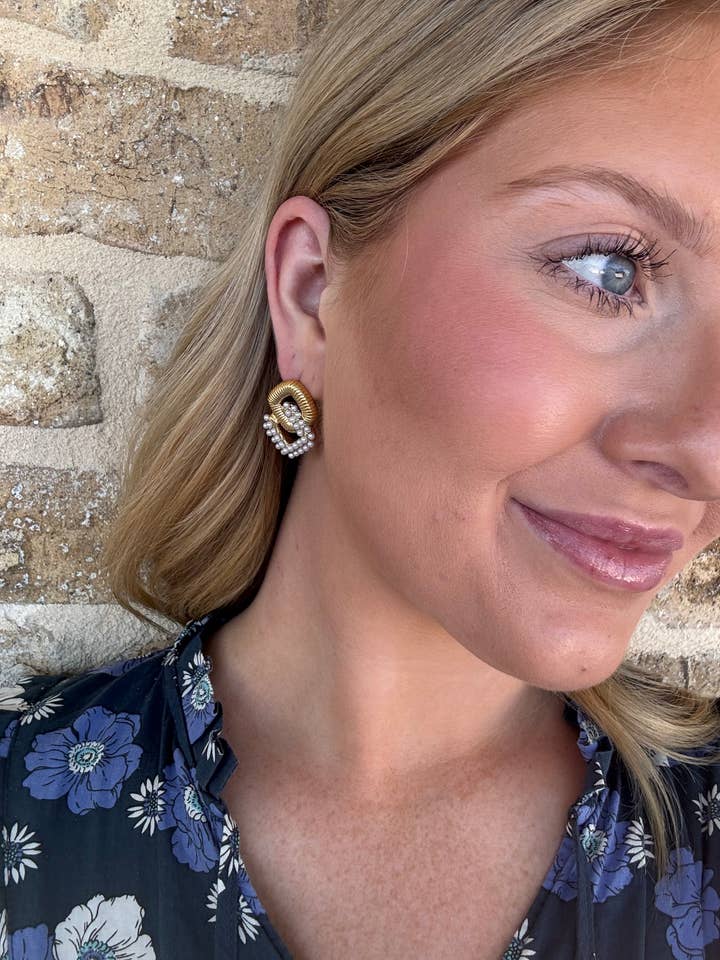 OHRRING AUS PERLE UND GOLD für den Großhandel von Triple Play Jewelry