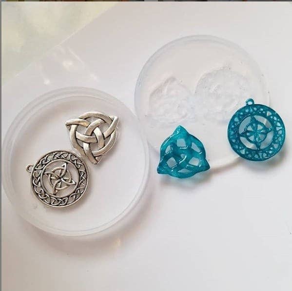 Professional Resins, LLC - Wholesale Craft Supplies - “PURE MOULD” – Translucent liquid rubber for mold-making7