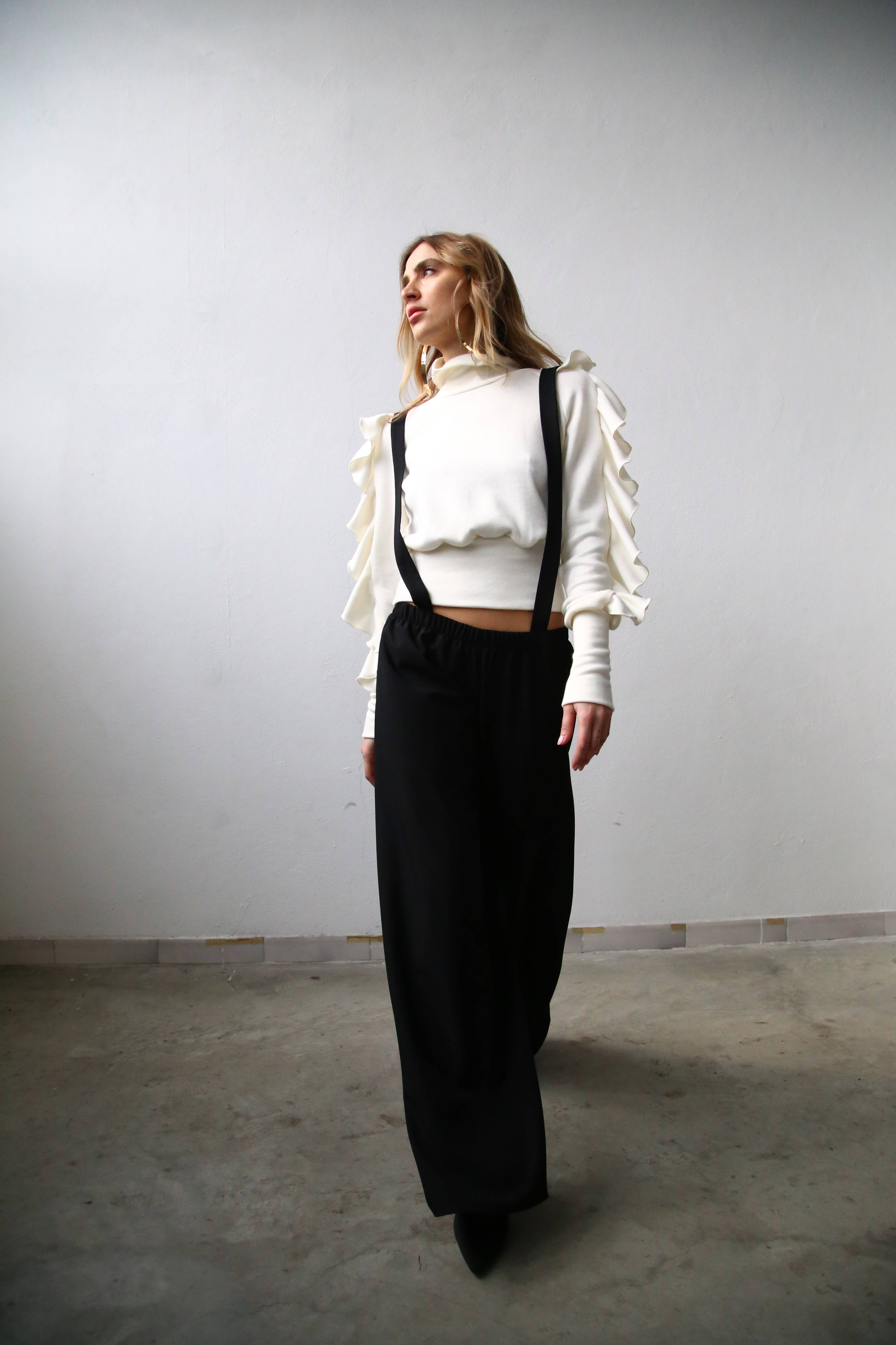 Vit Oslo raglantröja med volangärmar och polo, vit för wholesale på Faire6