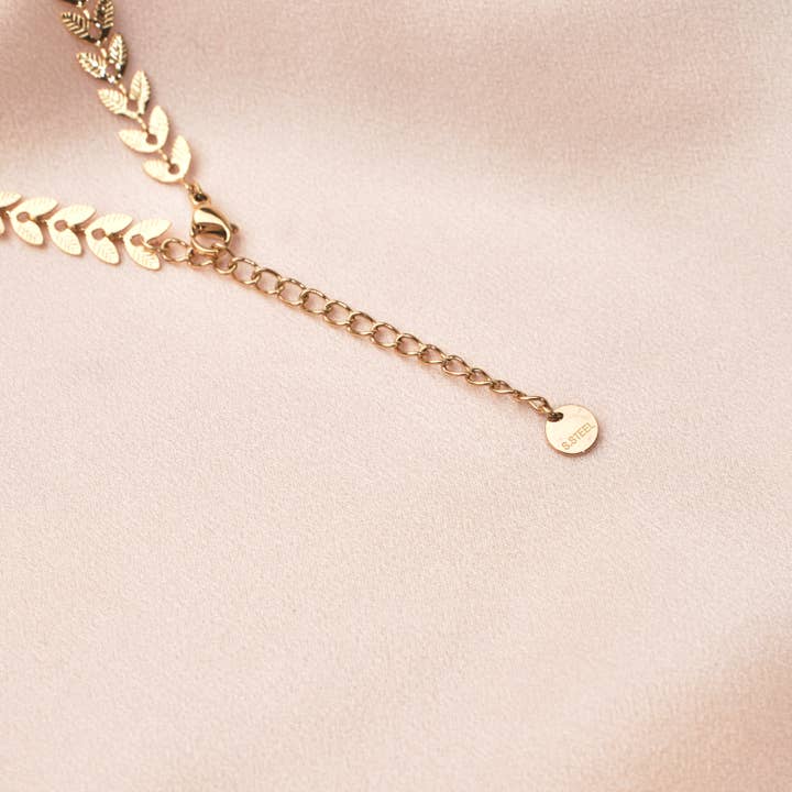 Victoire Collection - Wholesale Link & Chain Necklace - Golden choker chain necklace2