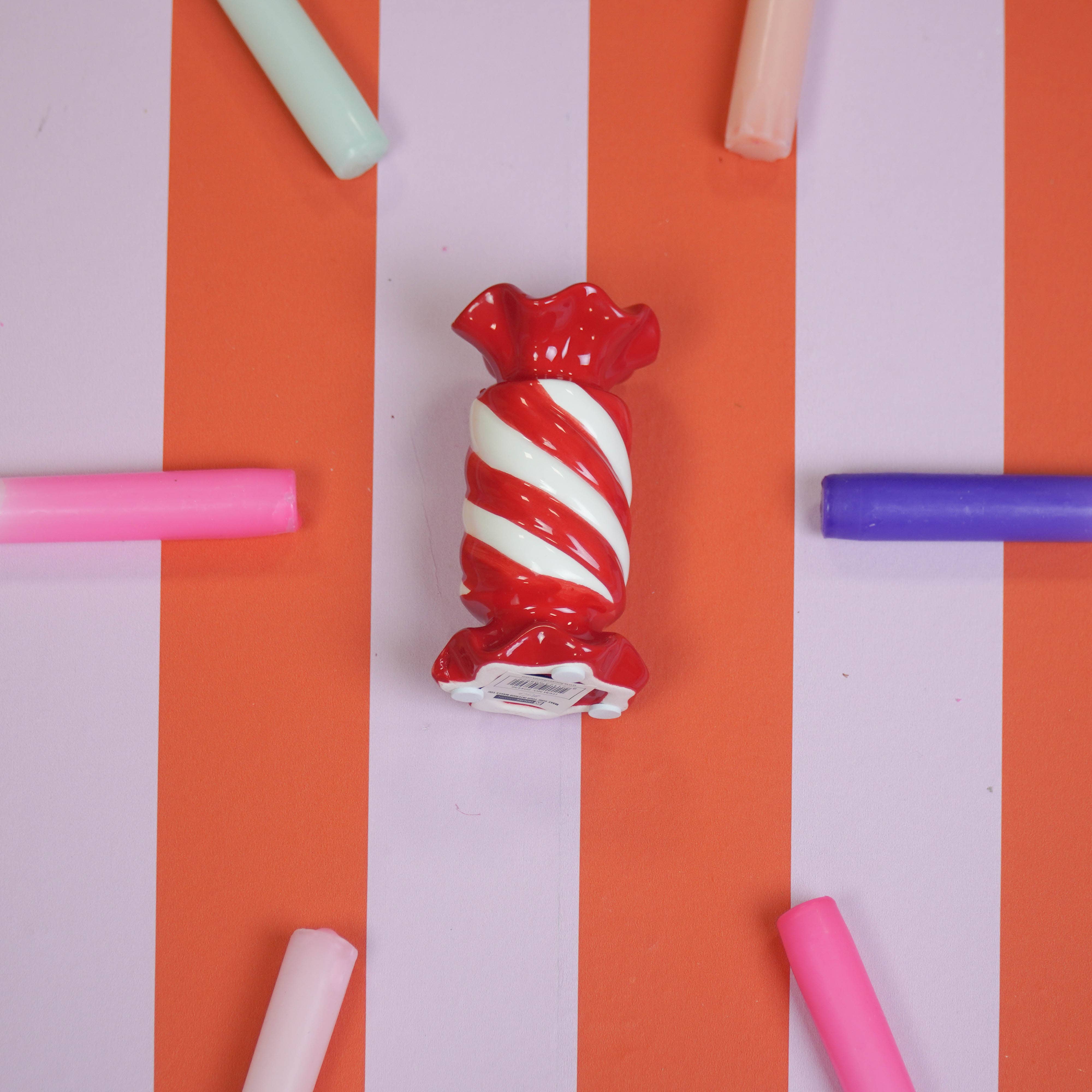 Housevitamin bv - Wholesale Candle Holder - Candle Holder- Toffee Candy - Ceramic- Red/ White- 7,5x7,5x13 cm5