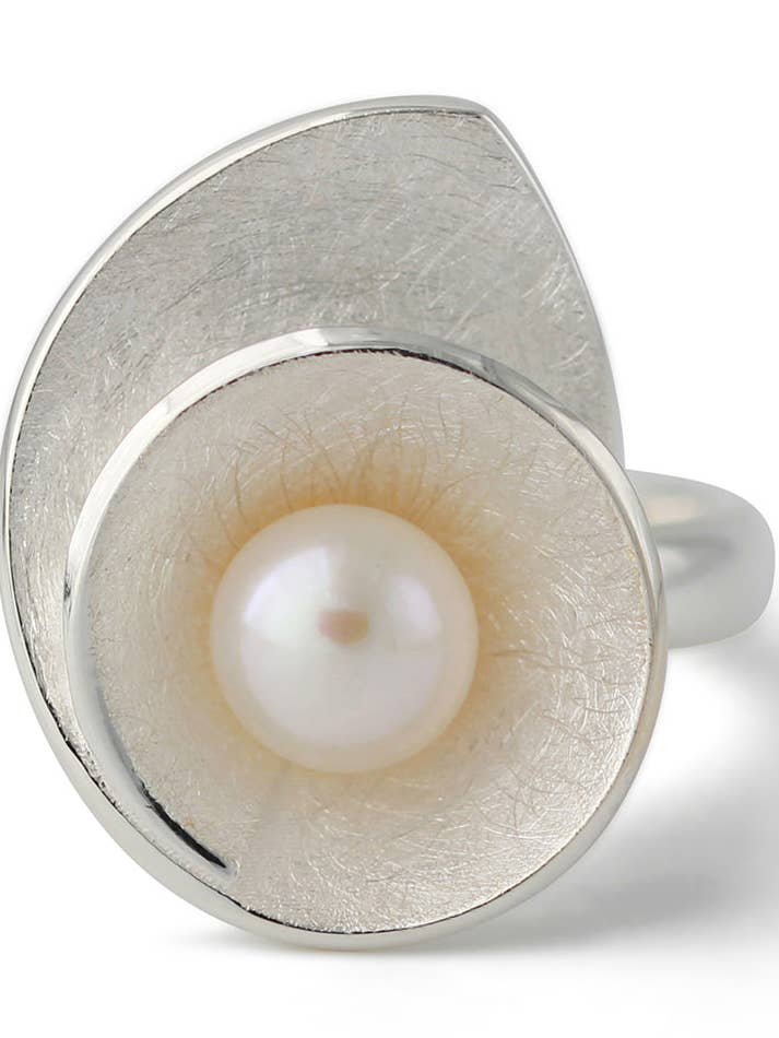 silver ring with SWZ pearl | lotus snail for wholesale by Campur GmbH