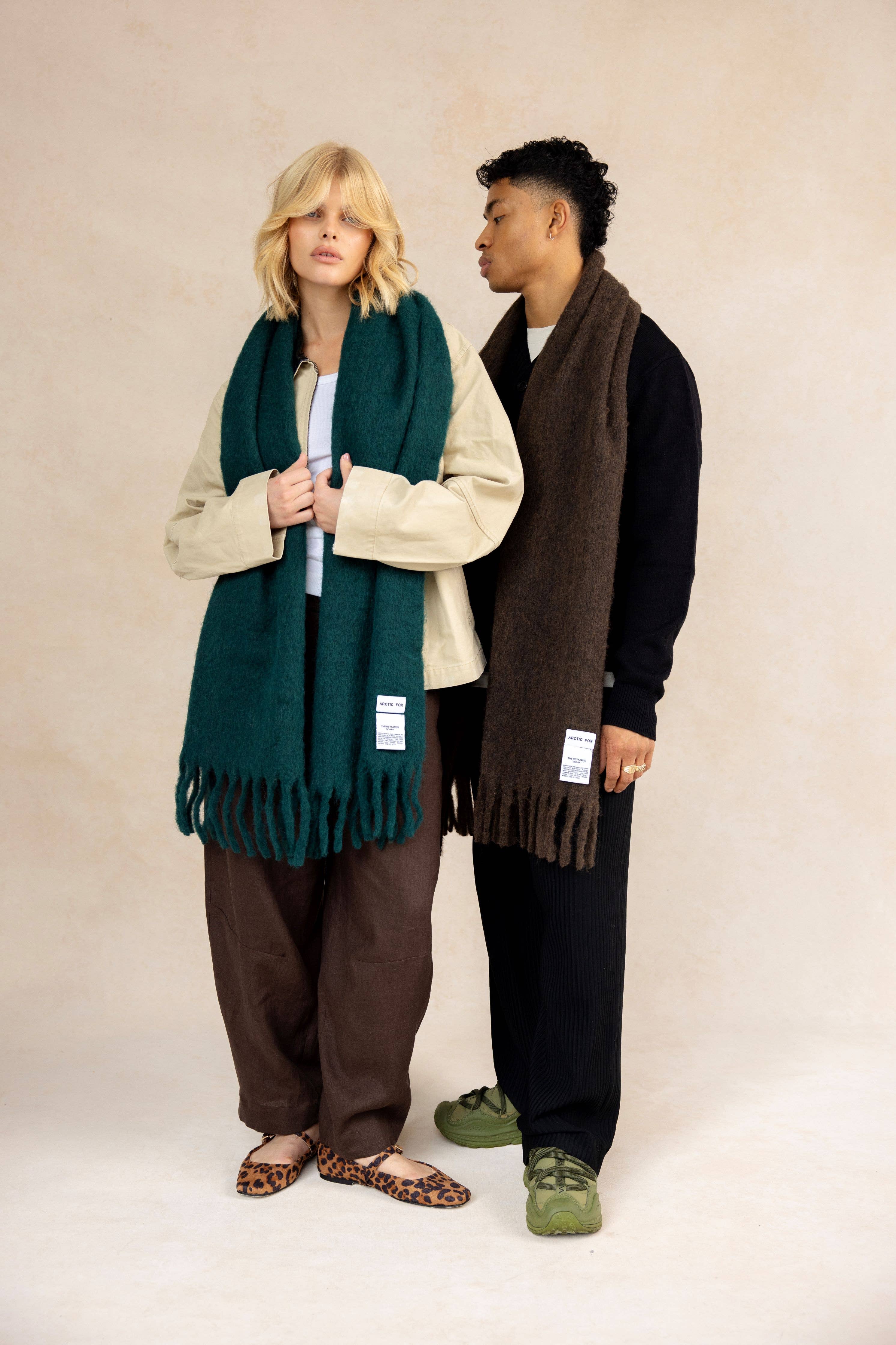 ARCTIC FOX & CO. – Großhandel Schal – Unisex – Der Reykjavik-Schal mit RWS-Wolle - Dunkler Wald - AW258