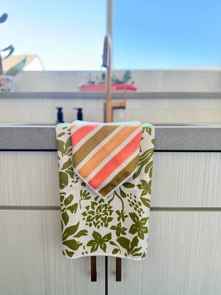 Pat & Trixy : Ensemble de serviettes de toilette double face pour la vente par Crae.Home