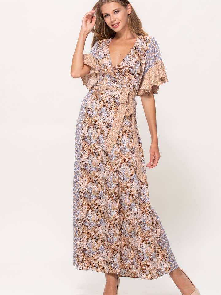 Robe longue à imprimé floral mélangé pour la vente par Dear Daisy