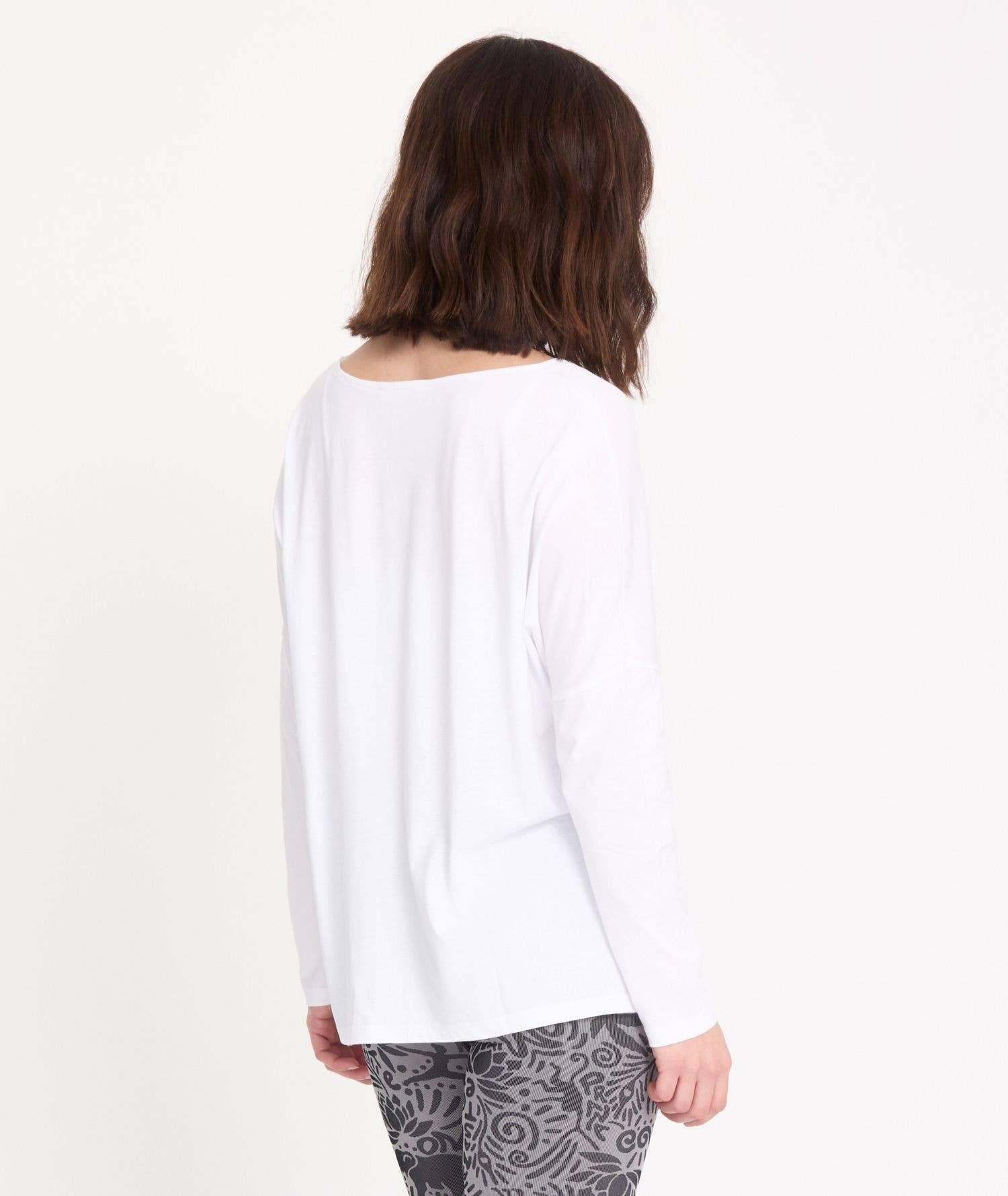 Yoga Searcher – wholesale T-shirt – women's – Daksha - Oversized T-Shirt5