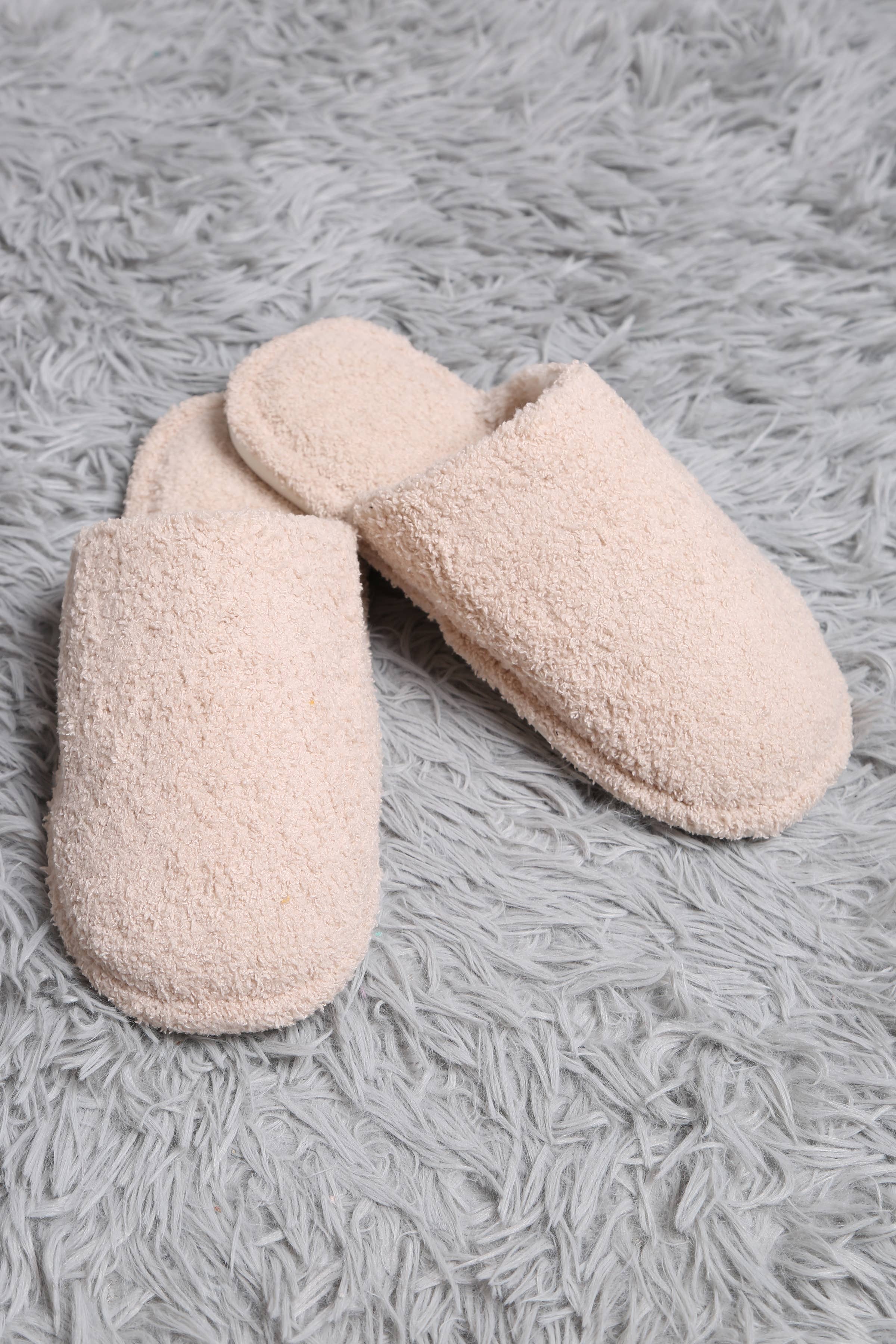 Jasper Trading LLC - Vendita all'ingrosso Pantofole - Donna - PANTOFOLA MORBIDA DI LUSSO IN TINTA UNITA JCL2127 - BEIGE3