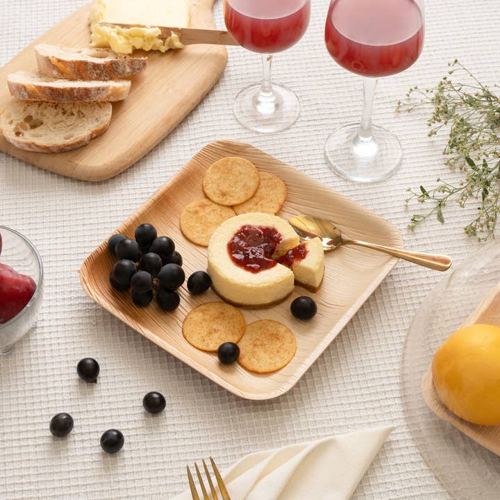 LuxeDesigns Co LLC - Wholesale Disposable Plate - LuxeDesigns Disposable 8" Palm Leaf Plate Set of 505